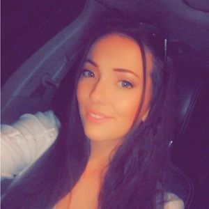 Meet your Posher, Cait